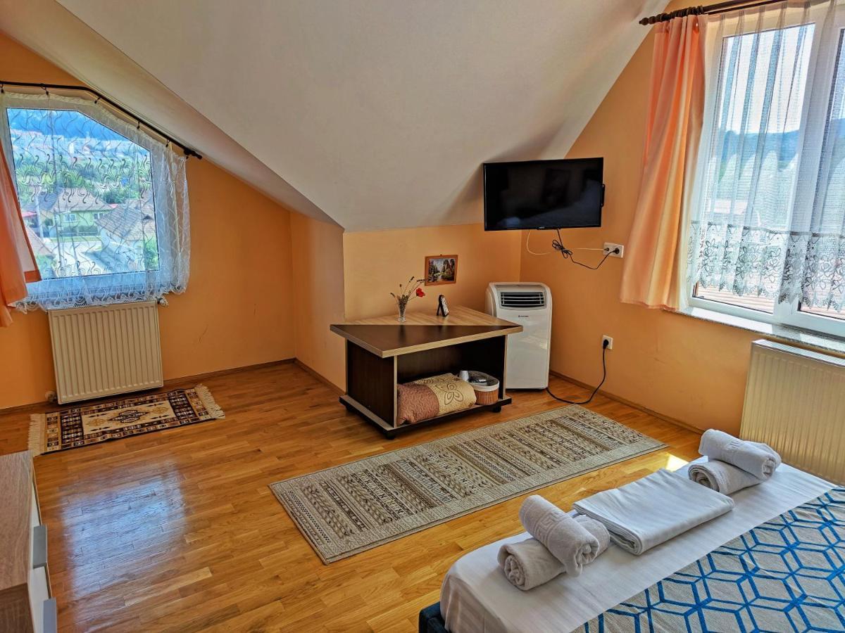 Pensiune Casa Adam 3*