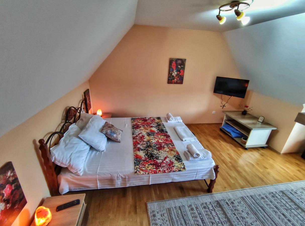 Pensiune Casa Adam 3*